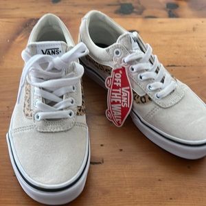 NWT Vans sneakers